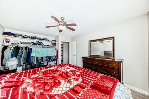 5535 144A Avenue, Edmonton, AB - Indoor Photo Showing Bedroom