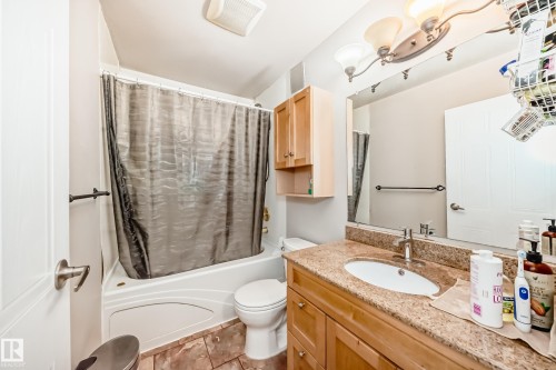 5535 144A Avenue, Edmonton, AB - Indoor Photo Showing Bathroom