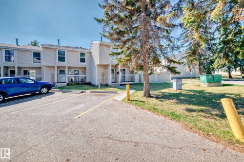 5535 144A Avenue, Edmonton, AB - Outdoor With Facade