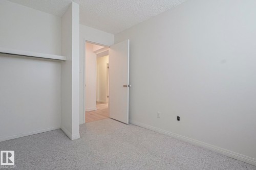 Edmonton, AB - Indoor Photo Showing Other Room