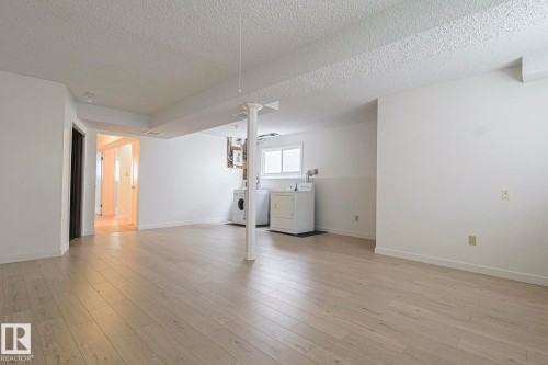 Edmonton, AB - Indoor Photo Showing Other Room