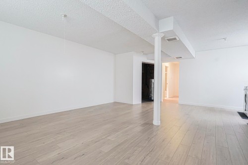 Edmonton, AB - Indoor Photo Showing Other Room