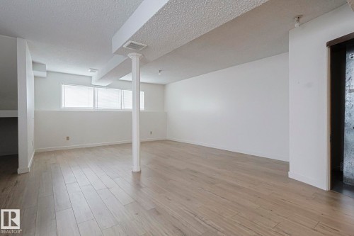 Edmonton, AB - Indoor Photo Showing Other Room
