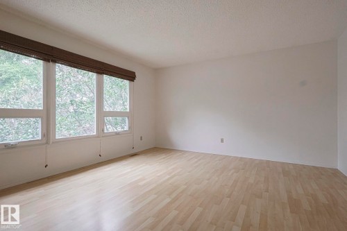 Edmonton, AB - Indoor Photo Showing Other Room
