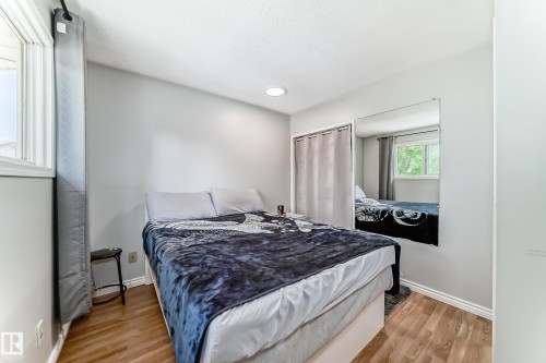 2343 139 Avenue, Edmonton, AB - Indoor Photo Showing Bedroom