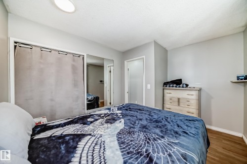 2343 139 Avenue, Edmonton, AB - Indoor Photo Showing Bedroom