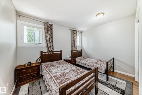 2343 139 Avenue, Edmonton, AB - Indoor Photo Showing Bedroom