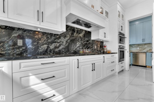 8118 Orchards Green Green, Edmonton, AB - Indoor Photo Showing Kitchen With Upgraded Kitchen