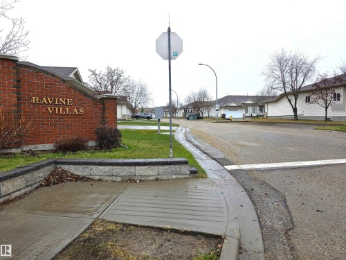 208 Ravine Villa(S), Leduc, AB - Outdoor