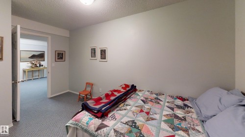 208 Ravine Villa(S), Leduc, AB - Indoor Photo Showing Bedroom