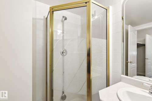 205 13450 114 Avenue, Edmonton, AB - Indoor Photo Showing Bathroom