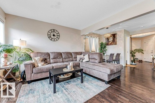 1137 37B Avenue, Edmonton, AB - Indoor Photo Showing Living Room