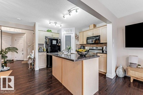 1137 37B Avenue, Edmonton, AB - Indoor Photo Showing Kitchen