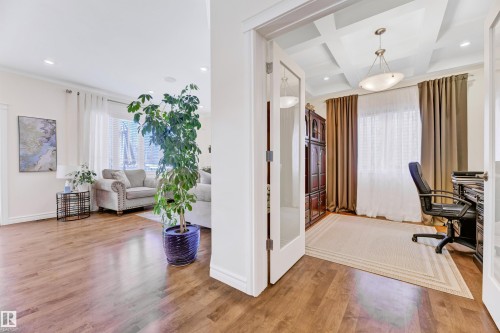 2677 Anderson Crescent, Edmonton, AB - Indoor