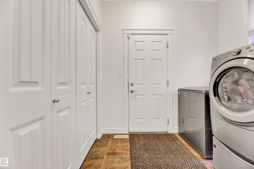 2677 Anderson Crescent, Edmonton, AB - Indoor Photo Showing Laundry Room