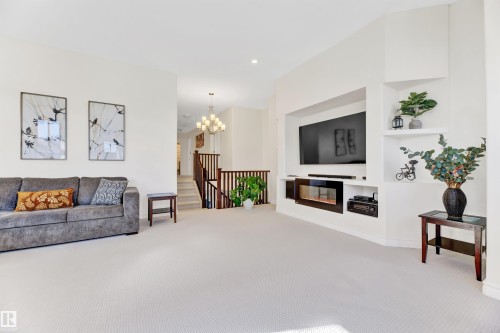 2677 Anderson Crescent, Edmonton, AB - Indoor Photo Showing Living Room