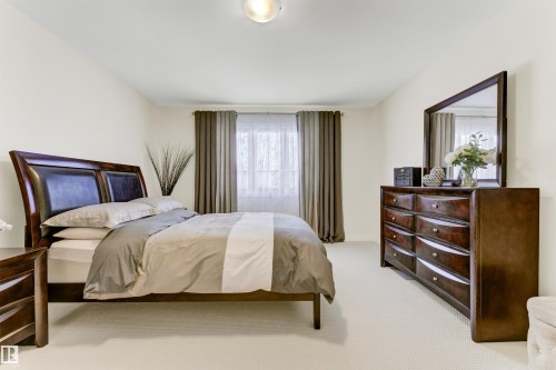 2677 Anderson Crescent, Edmonton, AB - Indoor Photo Showing Bedroom