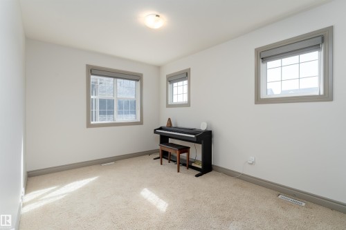 5414 Bonaventure Avenue, Edmonton, AB - Indoor Photo Showing Other Room