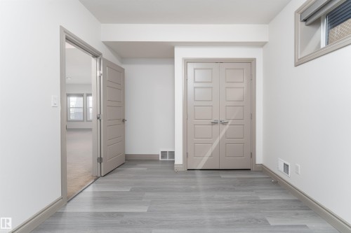 5414 Bonaventure Avenue, Edmonton, AB - Indoor Photo Showing Other Room