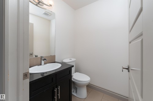 5414 Bonaventure Avenue, Edmonton, AB - Indoor Photo Showing Bathroom