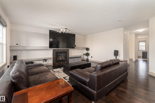 5414 Bonaventure Avenue, Edmonton, AB - Indoor Photo Showing Living Room With Fireplace