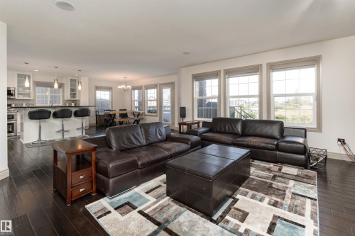 5414 Bonaventure Avenue, Edmonton, AB - Indoor Photo Showing Living Room