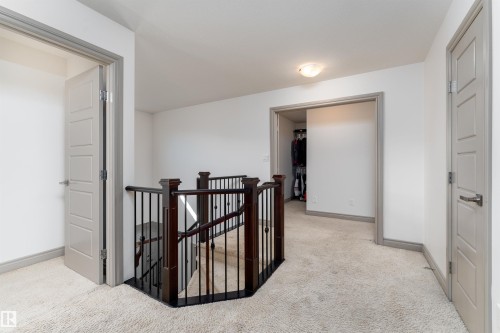 5414 Bonaventure Avenue, Edmonton, AB - Indoor Photo Showing Other Room