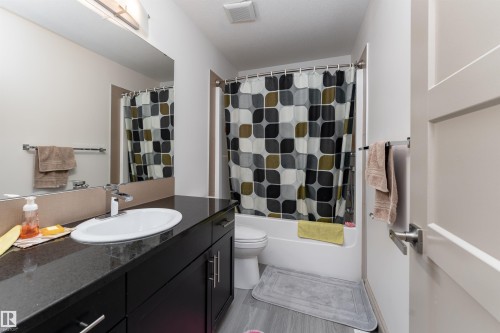 5414 Bonaventure Avenue, Edmonton, AB - Indoor Photo Showing Bathroom