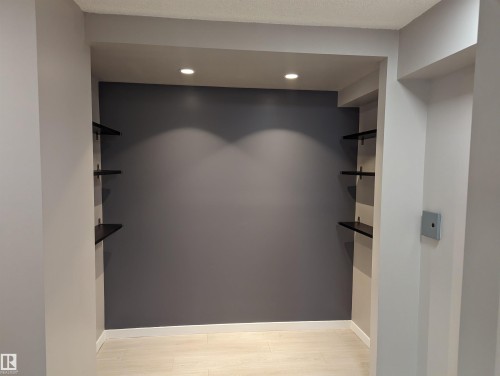 105 10140 115 Street, Edmonton, AB - Indoor Photo Showing Other Room