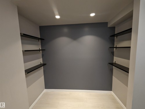 105 10140 115 Street, Edmonton, AB - Indoor