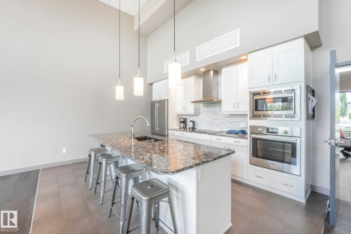 814 200 Bellerose Drive, St. Albert, AB - Indoor Photo Showing Kitchen With Upgraded Kitchen