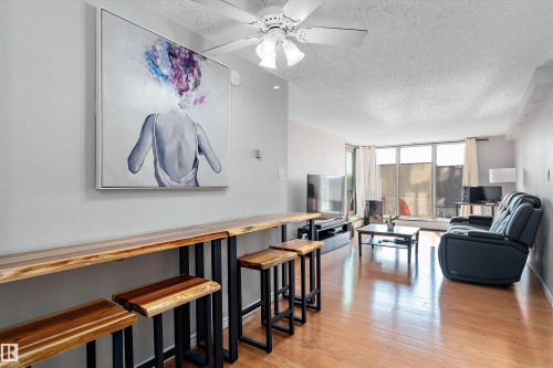 404 10149 Saskatchewan Drive, Edmonton, AB - Indoor