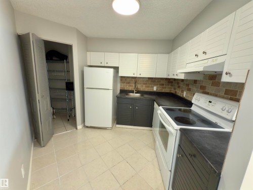 404 10149 Saskatchewan Drive, Edmonton, AB - Indoor Photo Showing Kitchen