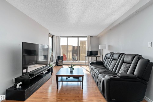 404 10149 Saskatchewan Drive, Edmonton, AB - Indoor Photo Showing Living Room