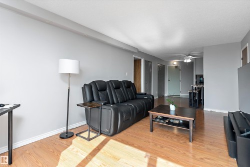 404 10149 Saskatchewan Drive, Edmonton, AB - Indoor Photo Showing Living Room