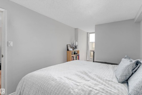 404 10149 Saskatchewan Drive, Edmonton, AB - Indoor Photo Showing Bedroom