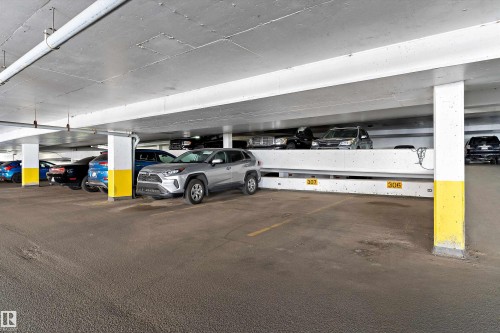 404 10149 Saskatchewan Drive, Edmonton, AB - Indoor Photo Showing Garage