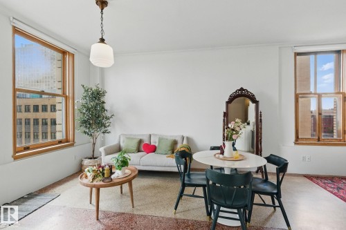 703 10134 100 Street, Edmonton, AB - Indoor