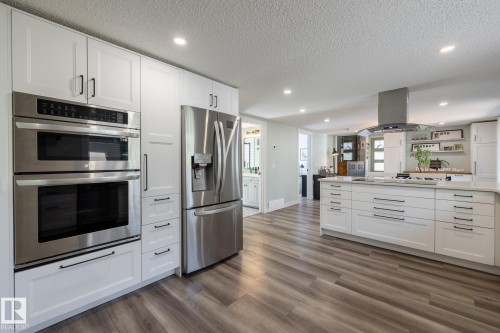 22355 Hwy 623, Rural Leduc County, AB - Indoor Photo Showing Kitchen With Upgraded Kitchen