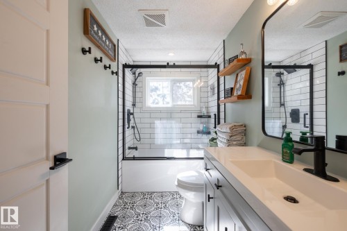 22355 Hwy 623, Rural Leduc County, AB - Indoor Photo Showing Bathroom