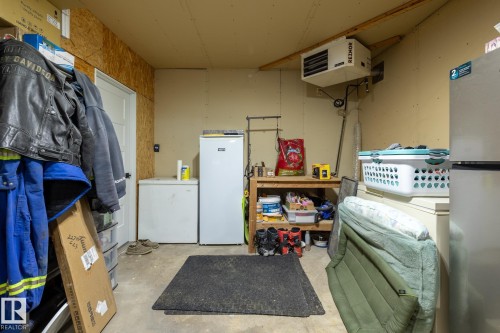 22355 Hwy 623, Rural Leduc County, AB - Indoor
