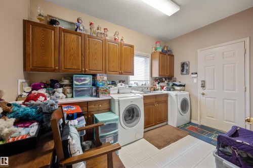 403 Twin Brooks Crescent, Edmonton, AB - Indoor Photo Showing Laundry Room