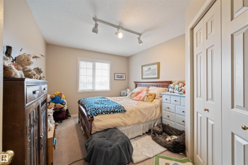 403 Twin Brooks Crescent, Edmonton, AB - Indoor Photo Showing Bedroom