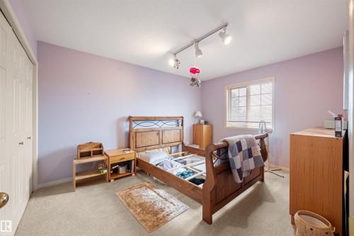 403 Twin Brooks Crescent, Edmonton, AB - Indoor Photo Showing Bedroom