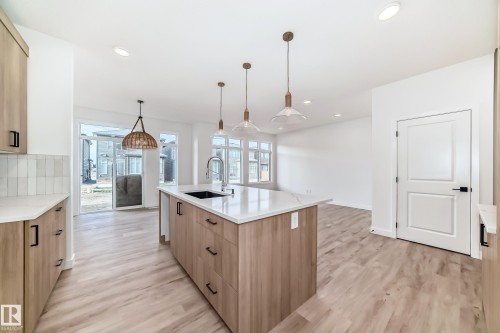 8217 Kiriak Loop, Edmonton, AB - Indoor Photo Showing Kitchen With Upgraded Kitchen