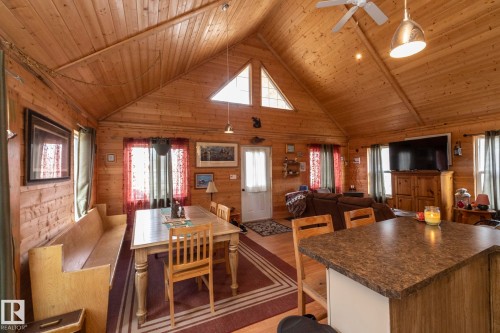 260 465015 Range Road 63A, Rural Wetaskiwin County, AB - Indoor