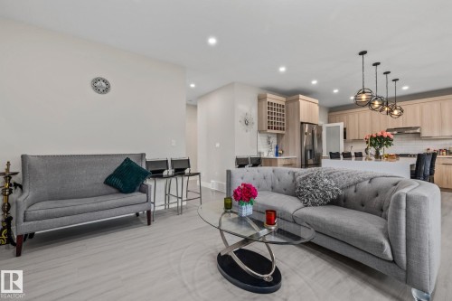 5225 55 55St, Wabamun, AB - Indoor Photo Showing Living Room