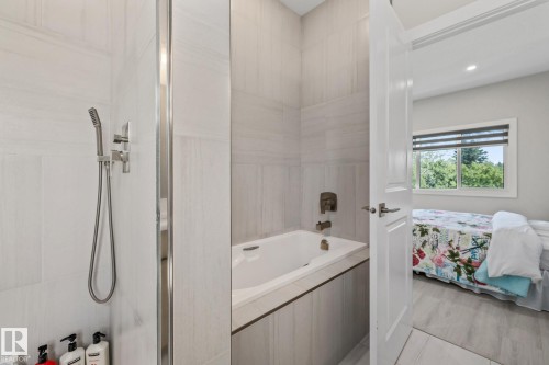 5225 55 55St, Wabamun, AB - Indoor Photo Showing Bathroom