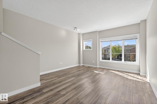 1091 Gault Boulevard, Edmonton, AB - Indoor Photo Showing Other Room