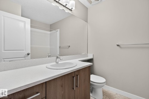 1091 Gault Boulevard, Edmonton, AB - Indoor Photo Showing Bathroom